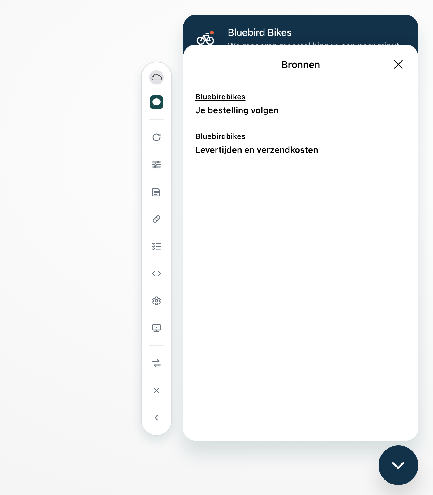 De Web Widget-preview met het paneel Bronnen open over het gesprek. Het paneel toont twee geciteerde Helpcenter-artikelen van een fictieve fietsenwinkel, Je bestelling volgen en Levertijden en verzendkosten.